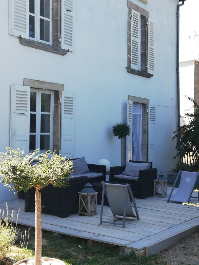 Chambre D'Hote Equestre Au Petit Bonheur Chateldon Exterior foto