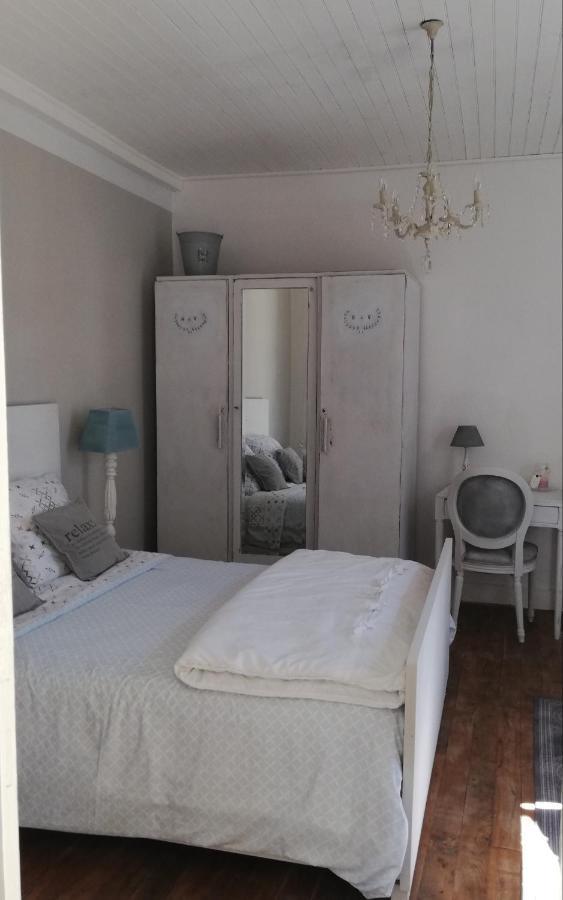 Chambre D'Hote Equestre Au Petit Bonheur Chateldon Exterior foto