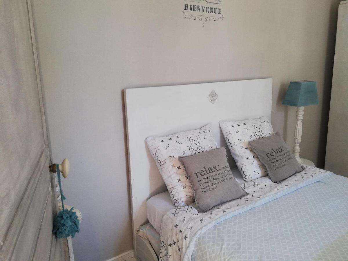 Chambre D'Hote Equestre Au Petit Bonheur Chateldon Exterior foto